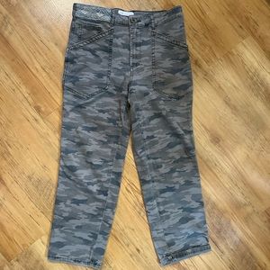 Anthropology Cropped Camo / Cargo Sz 27 Women’s